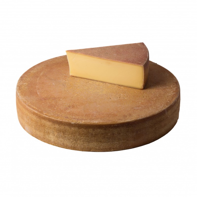 Сыр твердый Деревенский Горный 49% Швейцарский