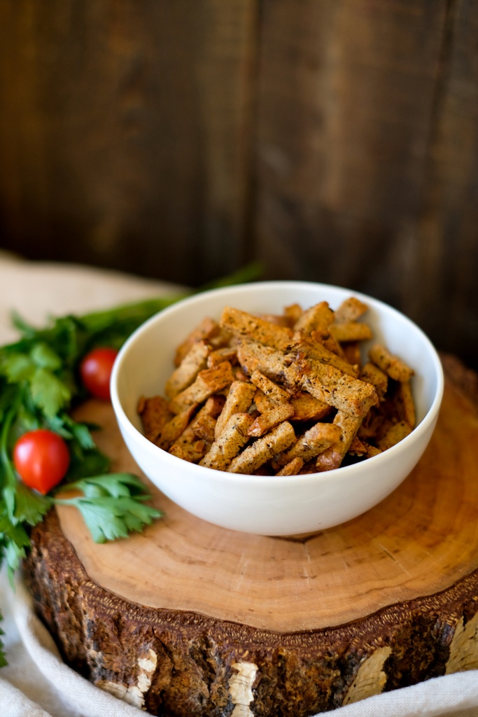 Сухарики бездрожжевые с чесноком и паприкой, 150±10 гр