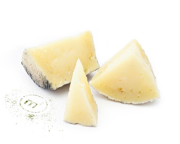 Сыр твердый Манчего semi-curado (Ферма М2)